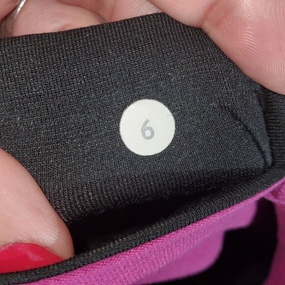 Lululemon gray raspberry groove crop pants 6 - Picture 2 of 7